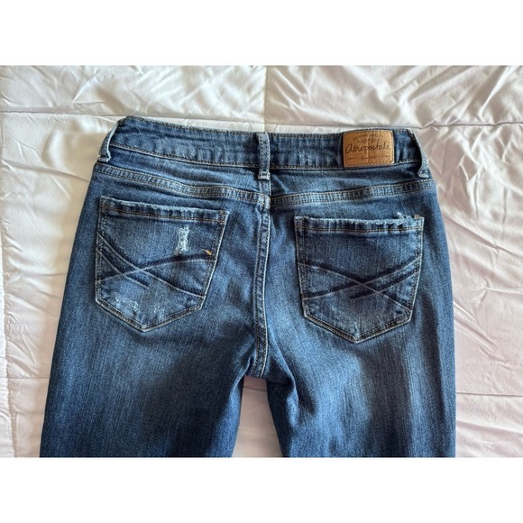 Aeropostale Size 000 Bayla Skinny Crop Jegging blue distressed Jeans, 25" Inseam - Picture 3 of 9